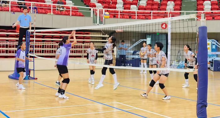 足球焦点：五大联赛最新战报与分析 - 实时比分