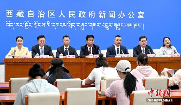 足球焦点：五大联赛最新战报与分析 - 实时比分