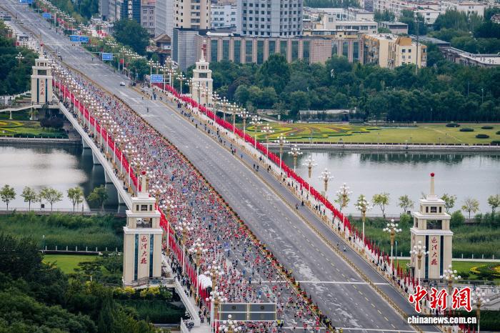 足球焦点：五大联赛最新战报与分析 - 实时比分